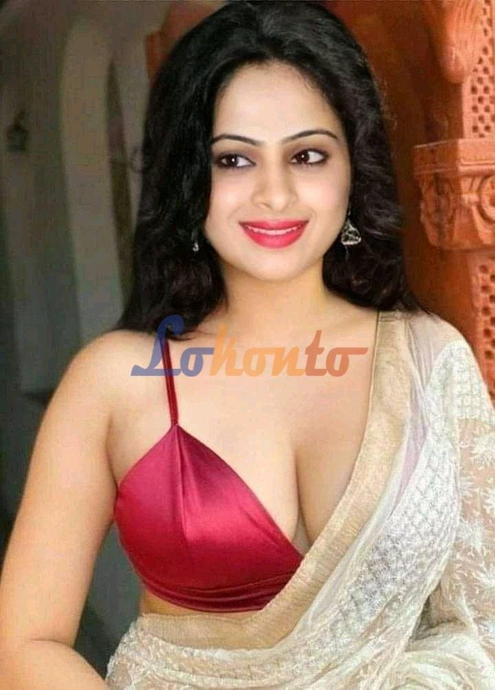 pure sensuality with spectacular female beauty